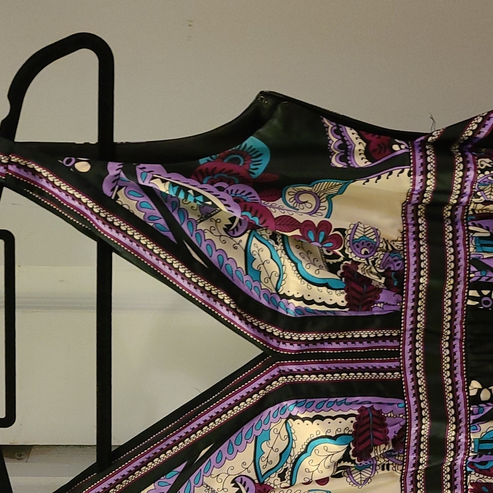 Patterned Dress - Picture 2 of 5